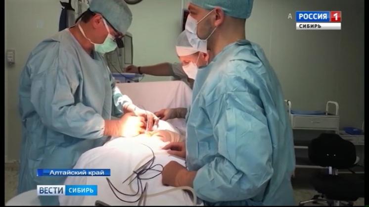 В Барнауле врачи пересадили мужчине сердце 