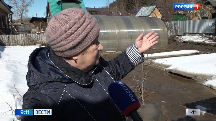 В Республике Алтай начали бороться с паводком – талые воды топят участки
