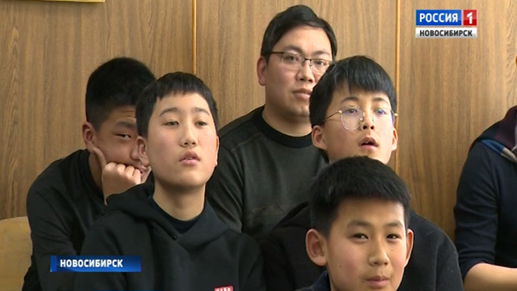 Китайских школьников в Новосибирске знакомят с Сибирью