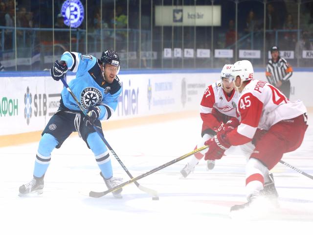 ХК «Сибирь» потерпел первое поражение в сезоне от «Торпедо»