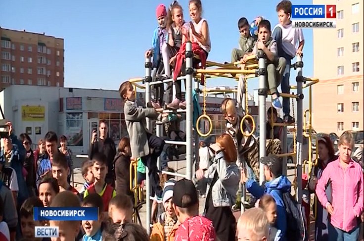 На МЖК в Новосибирске открыли новую детскую площадку