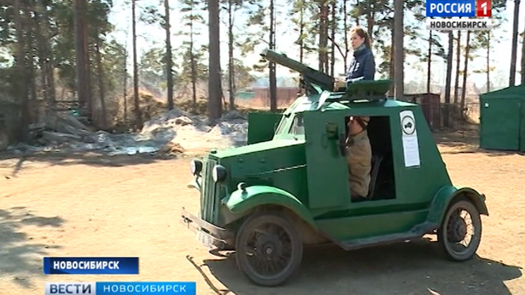 Новосибирские реконструкторы создали броневик на базе легковой иномарки