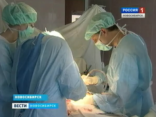 Новосибирские врачи успешно провели необычную операцию по трансплантации печени