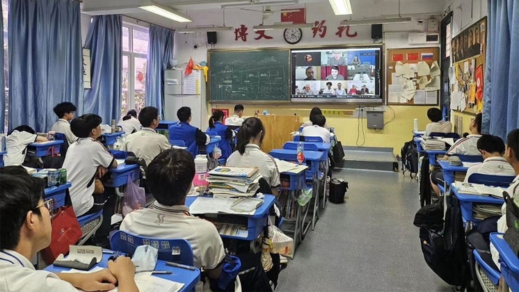 Новосибирские вузы предложили школьникам из Китая приехать на учебу  