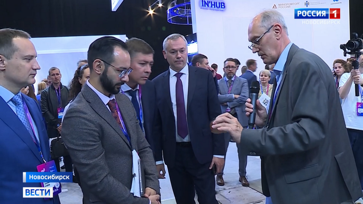 Андрей Травников поблагодарил участников за организацию форума «Технопром-2022» в Новосибирске