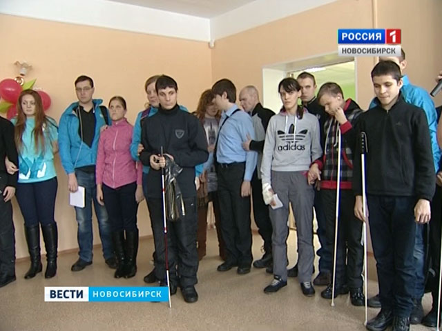 Незрячие подростки из Новосибирска сдали экзамен по зимнему ориентированию