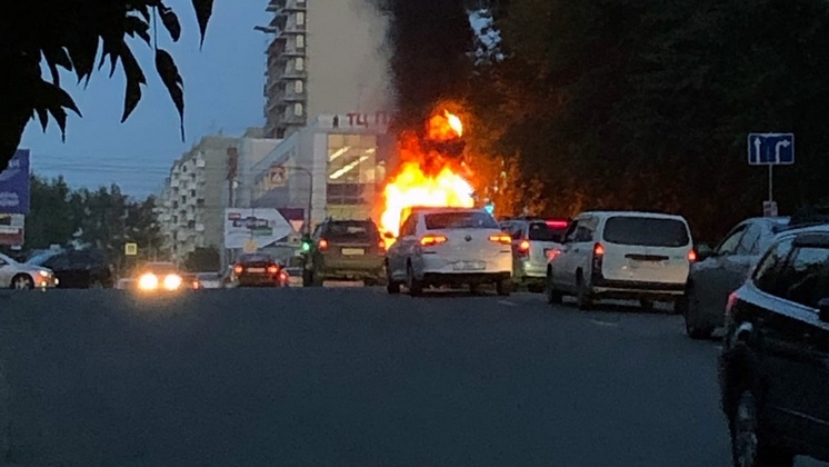 «ГАЗель» загорелась в Заельцовском районе Новосибирска