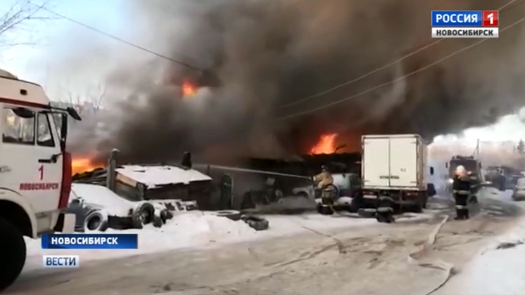 Четыре новосибирских семьи остались без крыши над головой из-за пожара