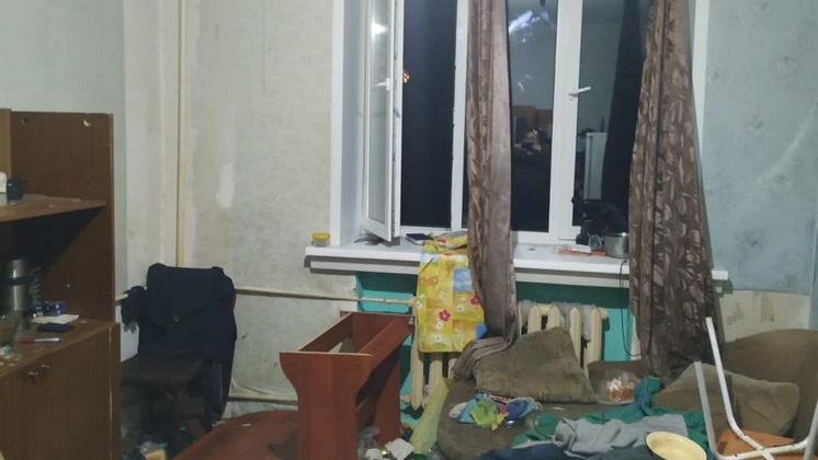 В Новосибирске к братьям-близнецам проникли в квартиру и убили их из-за женщины