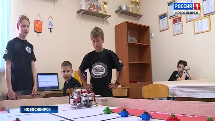 Новосибирские школьники готовятся к международным соревнованиям по робототехнике