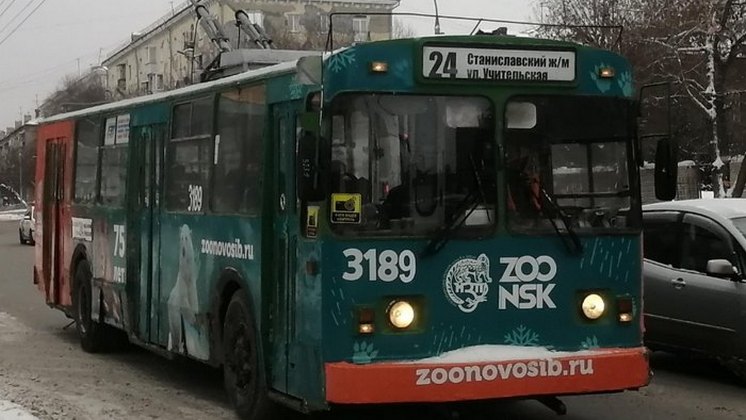 Огромная пробка сковала левобережье Новосибирска из-за обрыва троллейбусных проводов
