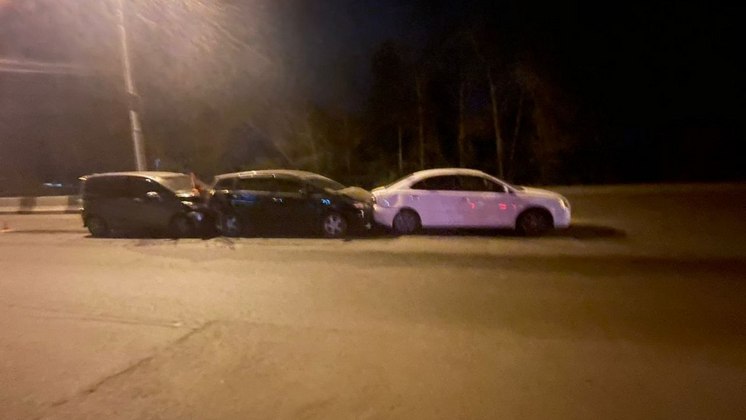 В Новосибирске трёхлетний пассажир пострадал в массовом столкновении автомобилей