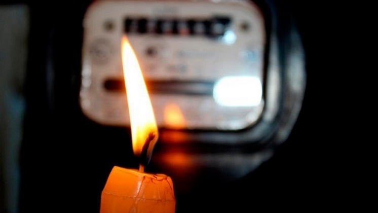 «Суп грею на батарее»: новосибирцам без предупреждения отключили свет 