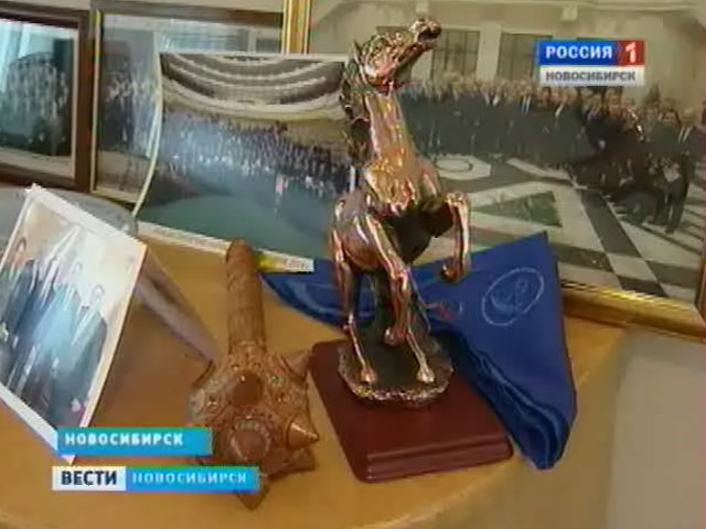 Новосибирский парламент утвердил регламент принятия депутатами подарков