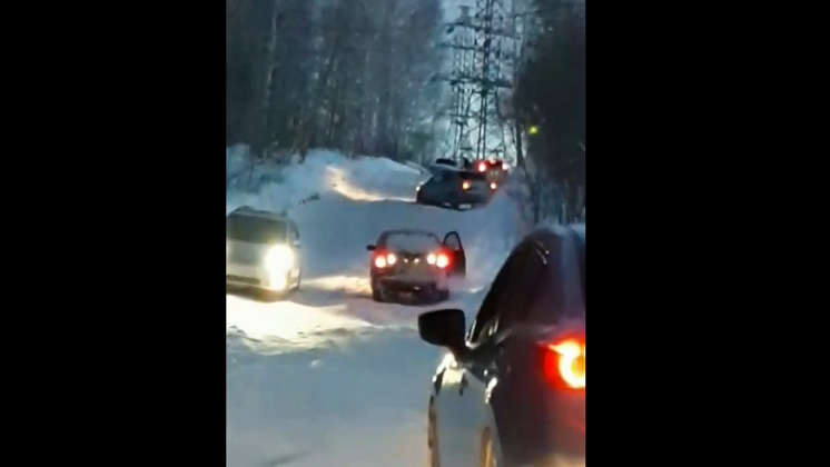 Десятки водителей оказались в транспортной западне в Новосибирске