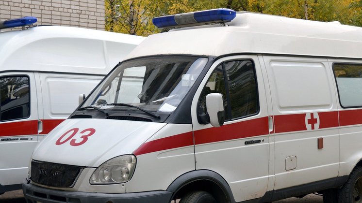 Троих человек госпитализировали после аварии с маршрутным такси в Новосибирске