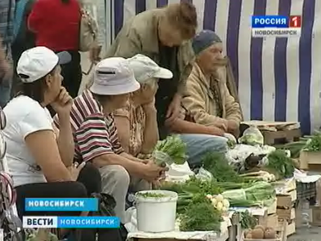 На площади Маркса процветает придорожная торговля, несмотря на запрет губернатора