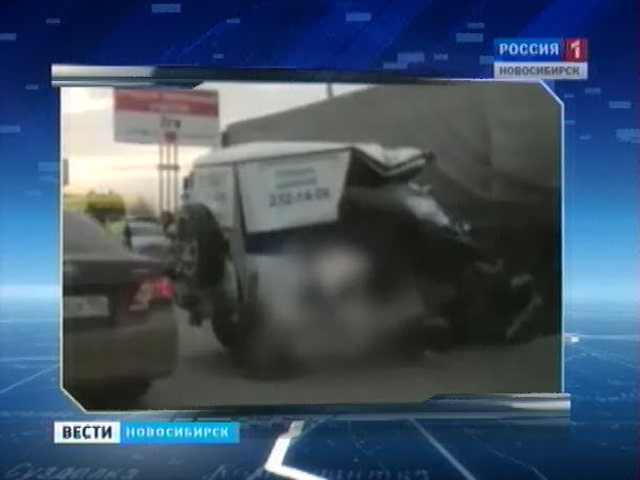 Сегодня полицейский УАЗ столкнулся с грузовой фурой. Есть пострадавшие