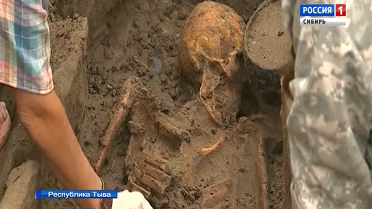 Сто древних могил обнаружили археологи на дне Саяно-Шушенского водохранилища