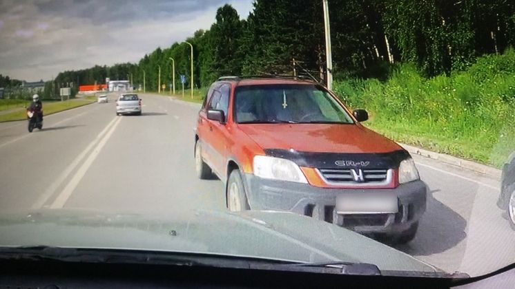 Под Новосибирском водитель скрывался с места ДТП и врезался в другой автомобиль