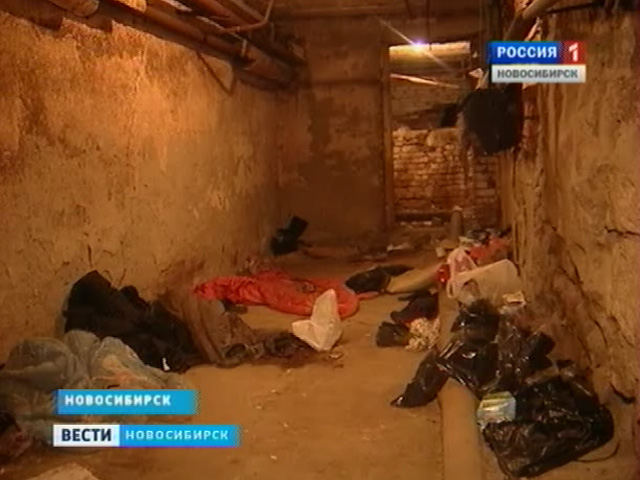 Тела четырех бездомных обнаружены в подвале одного из домов в Новосибирске
