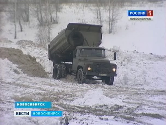 Мартовские снегопады прибавили работы дорожным и коммунальным службам Новосибирска
