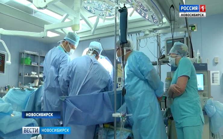 Кемеровчанина с гигантской опухолью спасли новосибирские врачи