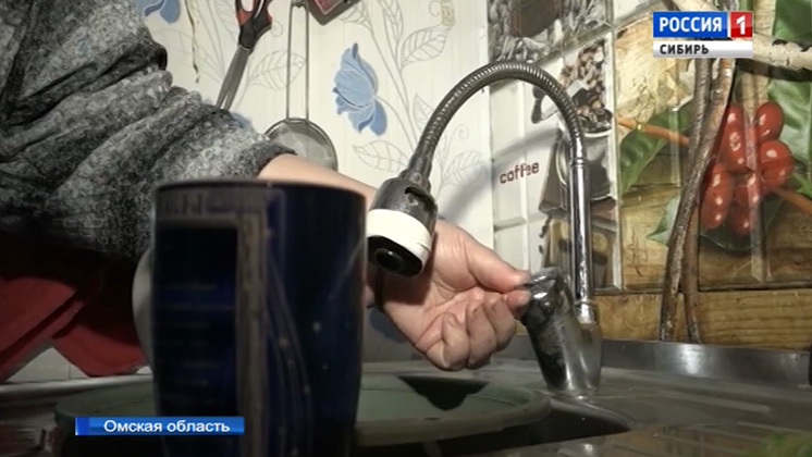 Жители поселка в Омской области десять лет живут без питьевой воды