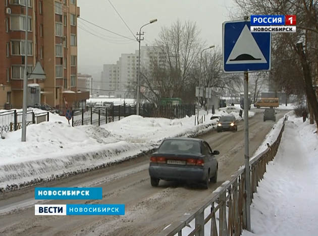 Жители Октябрьского района попросили мэра построить светофор на опасном участке дороги
