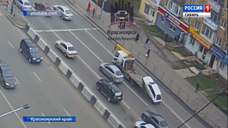 Эвакуатор в Красноярске потерял машину на оживленной улице