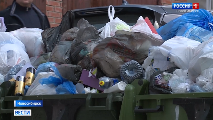 С новосибирским регоператором могут расторгнуть контракт из-за проблем с вывозом мусора