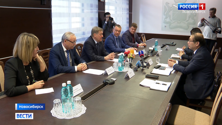 Мэр Новосибирска и генеральный консул КНР обсудили варианты сотрудничества