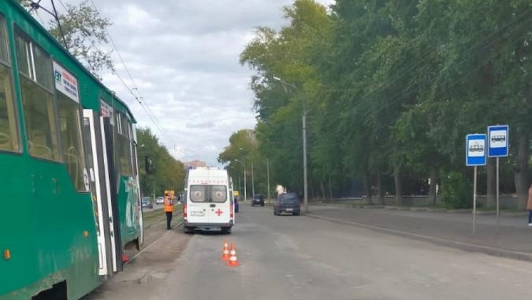 В Новосибирске трамвай №10 задавил 66-летнюю женщину на пешеходном переходе