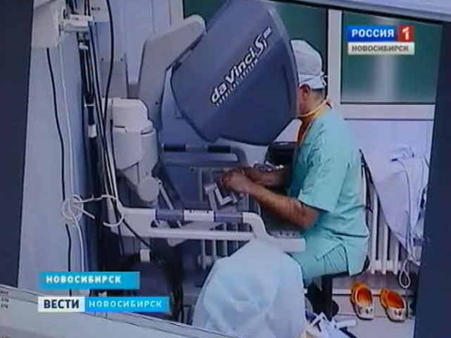 На международной конференции в Новосибирске врачей научили пользоваться роботом-хирургом