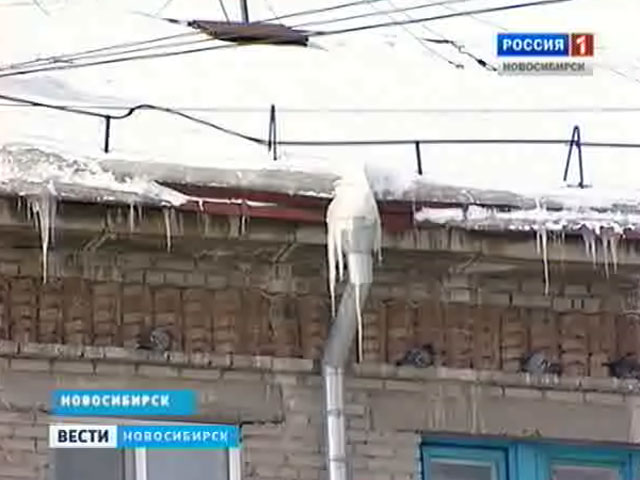Житель Новосибирска, пострадавший от падения на голову снежной глыбы, подал заявление в суд