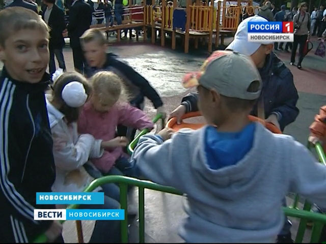 В Новосибирске открыли первую игровую площадку, рассчитанную на детей-инвалидов