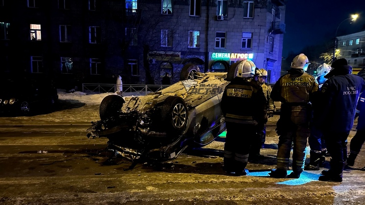 В Новосибирске 29-летний мужчина попал в больницу после жесткой аварии