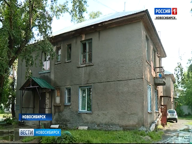 Жители Новосибирска пожаловались на горячие батареи в тридцатиградусную жару   