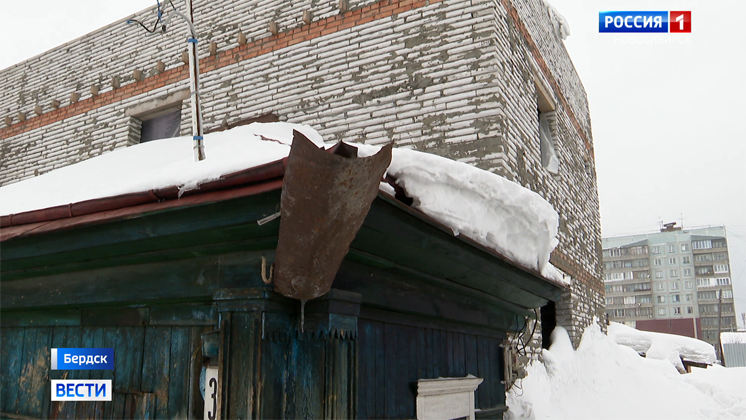 Стройка в доме на двух хозяев стала причиной раздора в Новосибирске