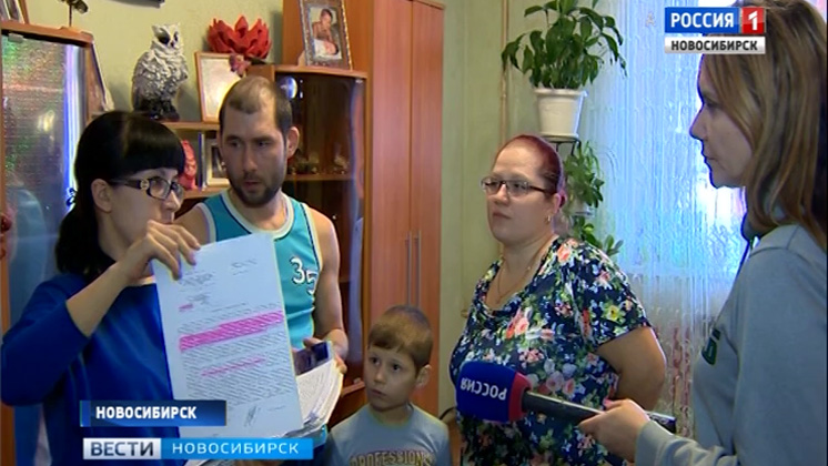 Дом в Новосибирске разваливается на глазах: власти потеряли документы о признании его аварийным