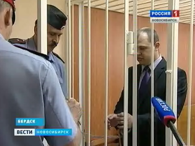 Суд продлил срок ареста мэру Бердска Илье Потапову