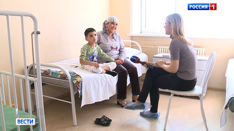 Новосибирские врачи провели уникальную операцию семилетнему мальчику из Таджикистана
