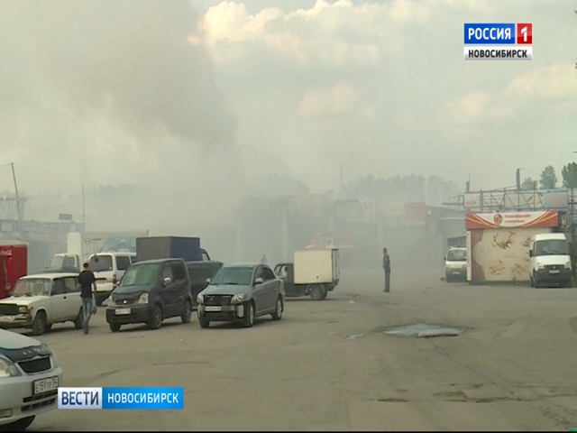 Пожарные сутки ликвидировали крупное возгорание на складе в Новосибирске