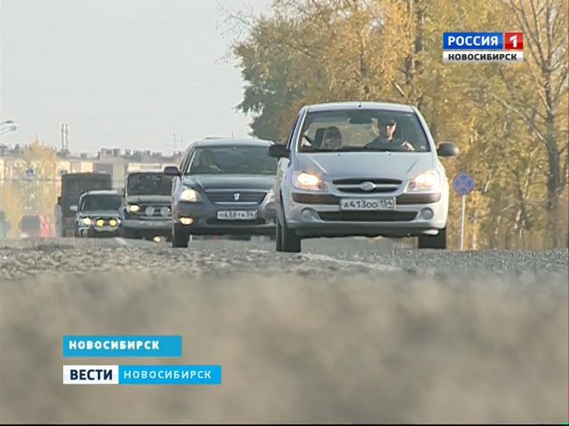 Автомобилисты жалуются на качество ремонта дороги в сторону Колывани