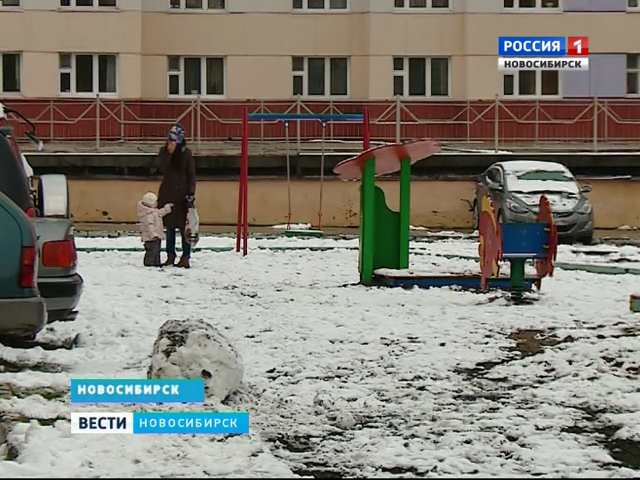 УК  проигнорировали требования прокуратуры установить безопасные поверхности на детских площадках 