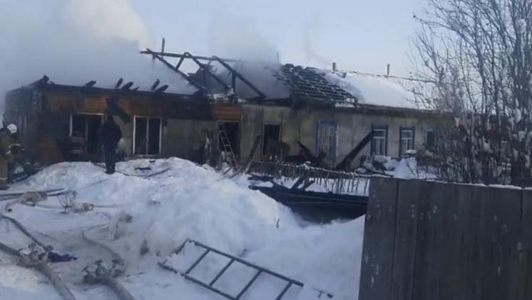Новосибирские следователи возбудили уголовное дело после гибели женщины и детей в пожаре