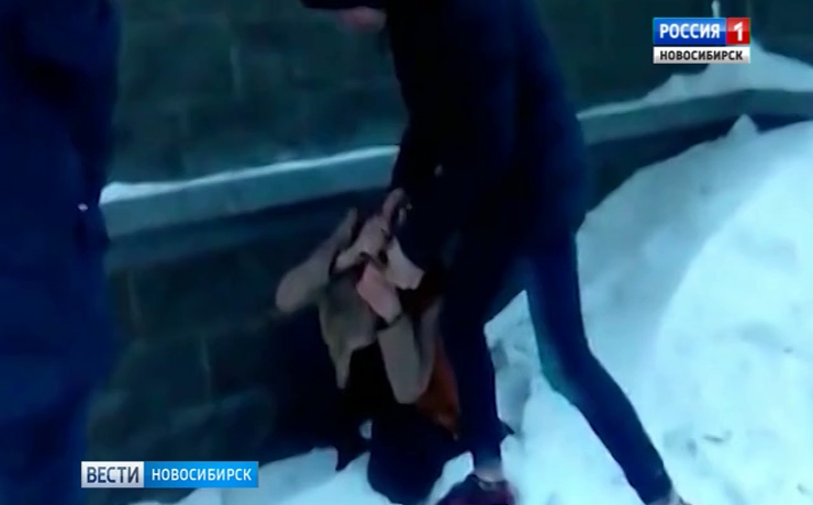 В Новосибирске начался суд над хулиганами, отрезавшими челку подростку