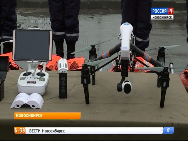 Новосибирские спасатели показали технику для борьбы с зимней стихией