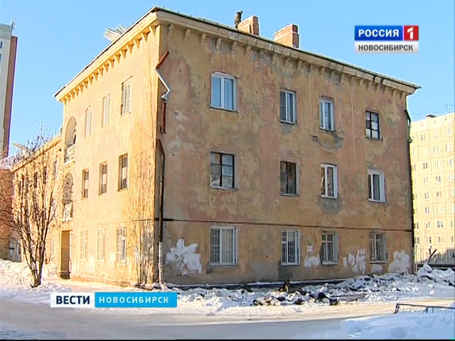 Один из домов в Дзержинском районе в ходе капитального ремонта остался без крыши
