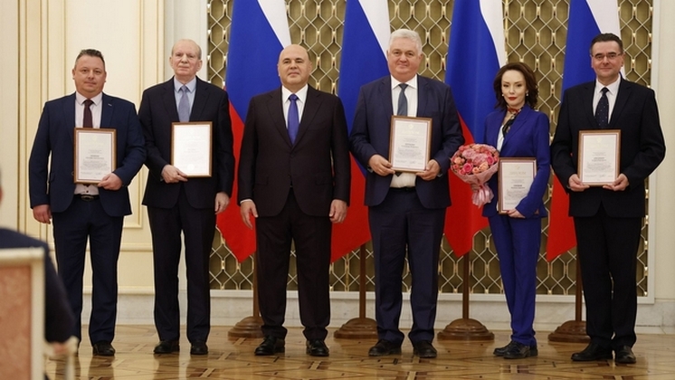 Премьер-министр Михаил Мишустин вручил премию новосибирскому рентгенологу